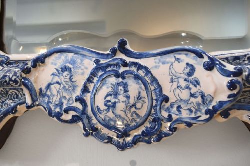 A RARE AND MAGNIFICENT 19TH C DUTCH DELFT DRESSING TABLE MIRROR ON A WOODEN BACKING - ADDITIONAL PHOTO 5