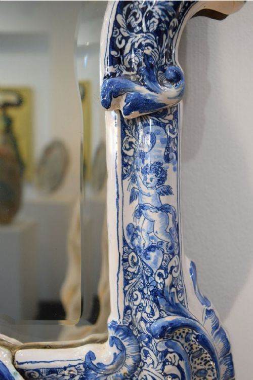 A RARE AND MAGNIFICENT 19TH C DUTCH DELFT DRESSING TABLE MIRROR ON A WOODEN BACKING - ADDITIONAL PHOTO 6