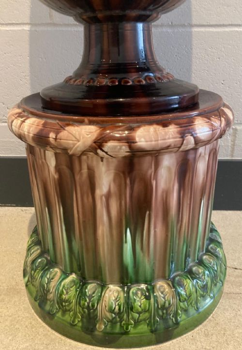 AN ENORMOUS ENGLISH MAJOLICA HALL VASE CIRCA 186070 - ADDITIONAL PHOTO 9