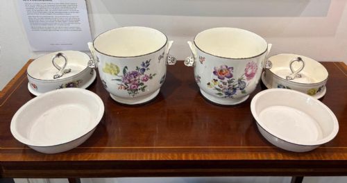 A LOVELY PAIR OF ENGLISH CREAMWARE ICE PAILS CIRCA 18001810 - ADDITIONAL PHOTO 7