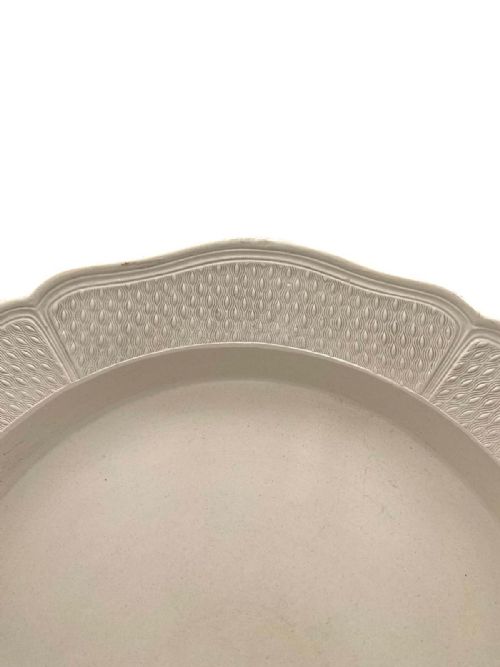 AN EXTREMELY LARGE SALTGLAZED CHARGER CIRCA 1760 - ADDITIONAL PHOTO 1