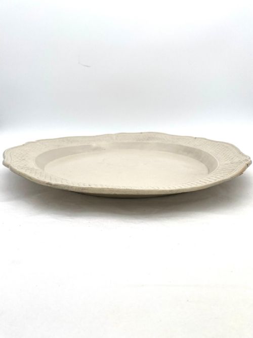 AN EXTREMELY LARGE SALTGLAZED CHARGER CIRCA 1760 - ADDITIONAL PHOTO 3