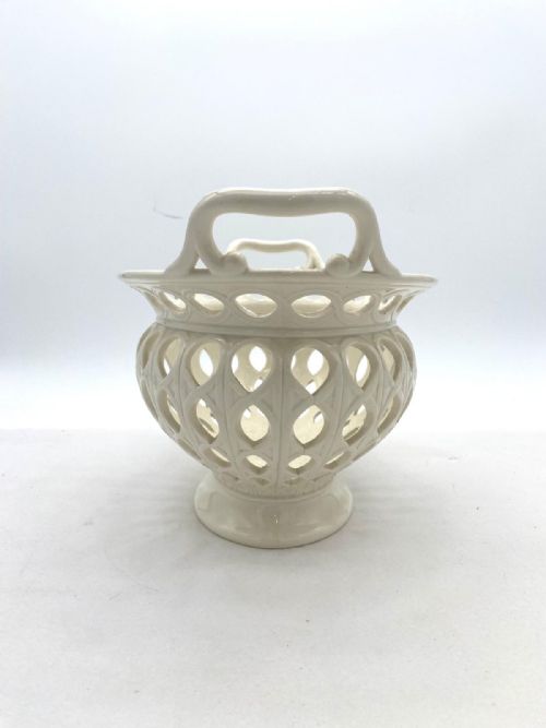 AN EXCEPTIONAL AND UNUSUAL WEDGWOOD CHESTNUT BASKET CIRCA 17951830 - ADDITIONAL PHOTO 3
