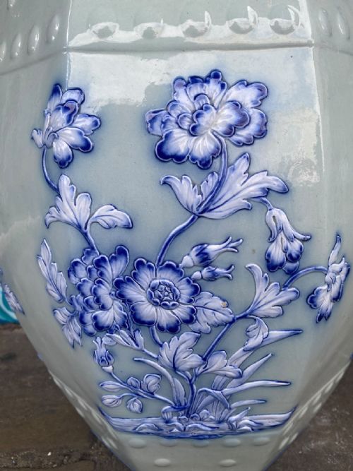 A WONDERFUL PAIR OF FLOWBLUE CELADON FLORAL GARDEN SEATS CIRCA 1845 - ADDITIONAL PHOTO 4