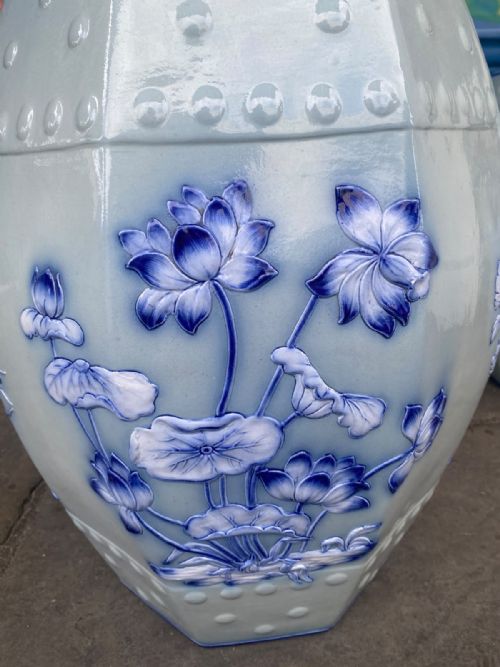 A WONDERFUL PAIR OF FLOWBLUE CELADON FLORAL GARDEN SEATS CIRCA 1845 - ADDITIONAL PHOTO 7