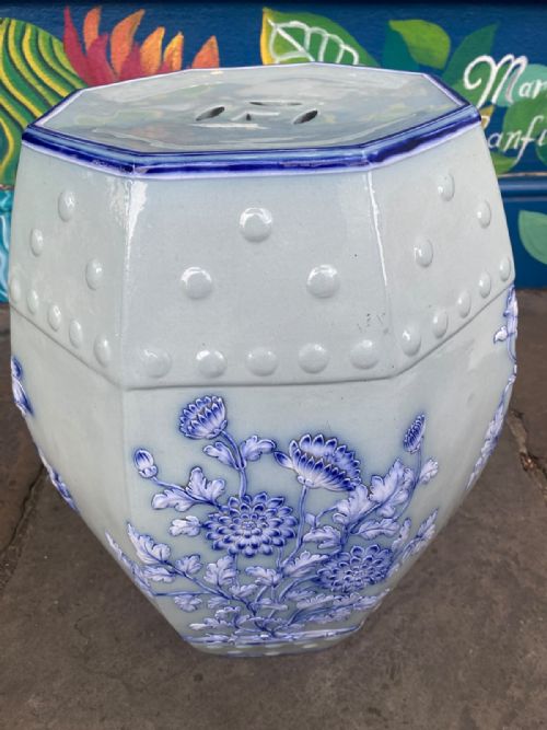 A WONDERFUL PAIR OF FLOWBLUE CELADON FLORAL GARDEN SEATS CIRCA 1845 - ADDITIONAL PHOTO 9