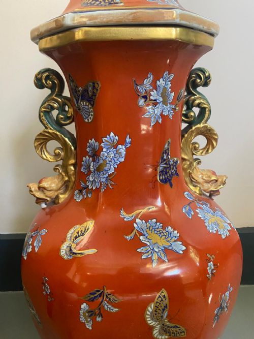 A PAIR OF MAJESTIC 1860'S IRONSTONE FLOWBLUE AND CLOBBERED RED VASES - ADDITIONAL PHOTO 2