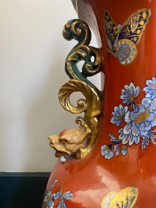 A PAIR OF MAJESTIC 1860'S IRONSTONE FLOWBLUE AND CLOBBERED RED VASES - ADDITIONAL PHOTO 6