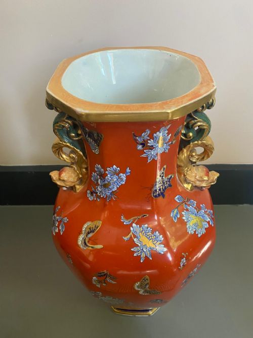A PAIR OF MAJESTIC 1860'S IRONSTONE FLOWBLUE AND CLOBBERED RED VASES - ADDITIONAL PHOTO 9