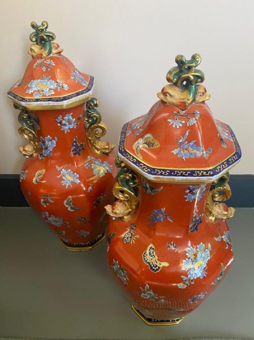 A PAIR OF MAJESTIC 1860'S IRONSTONE FLOWBLUE AND CLOBBERED RED VASES - ADDITIONAL PHOTO 16