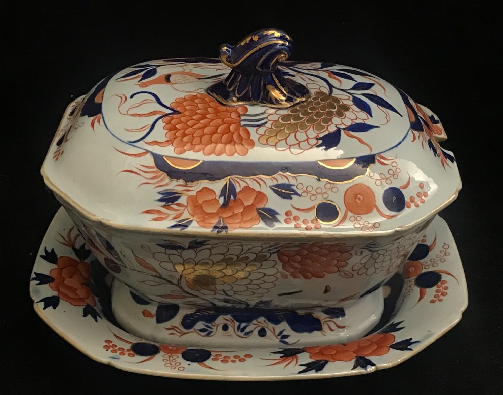 Masons Ironstone Soup Tureen on Stand in Imari Pattern 1820-1830