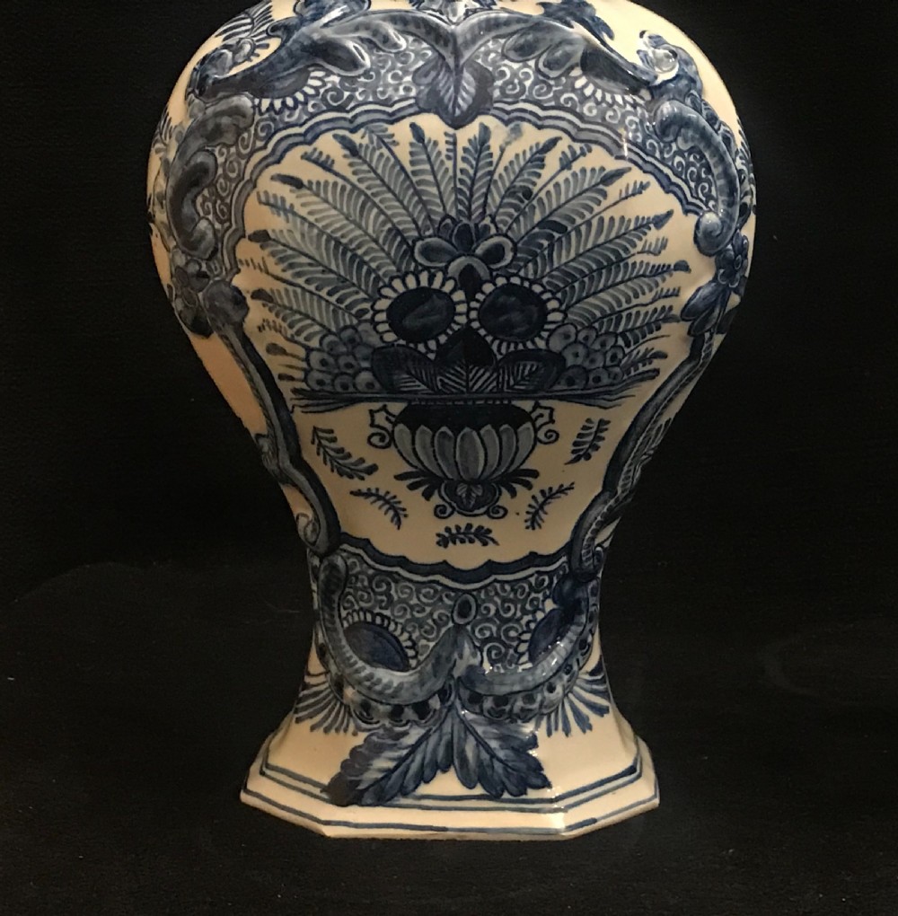 Large Pair of Delft Vases 1850-1860 View IV