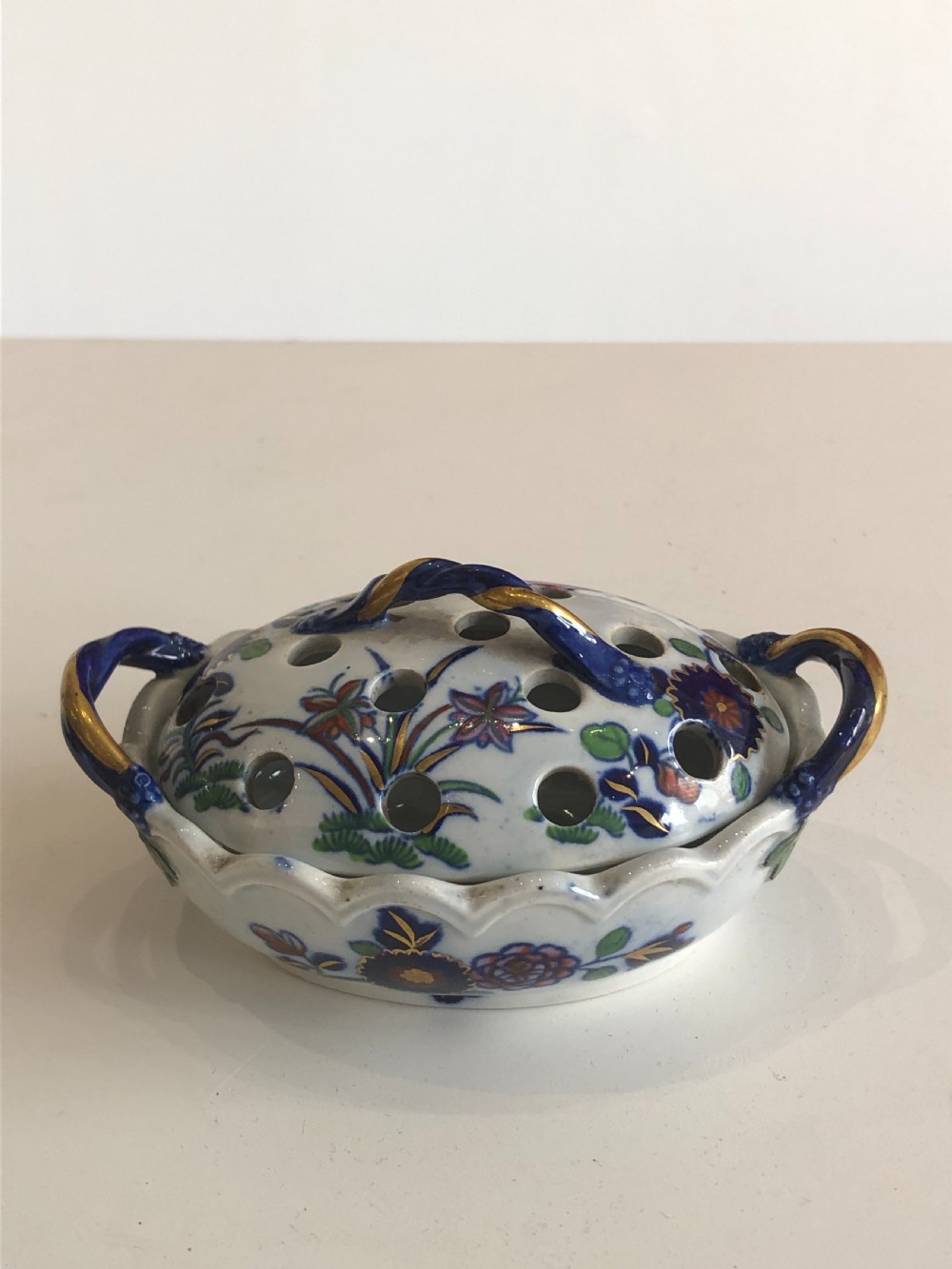 Early Spode Violet holder 1820