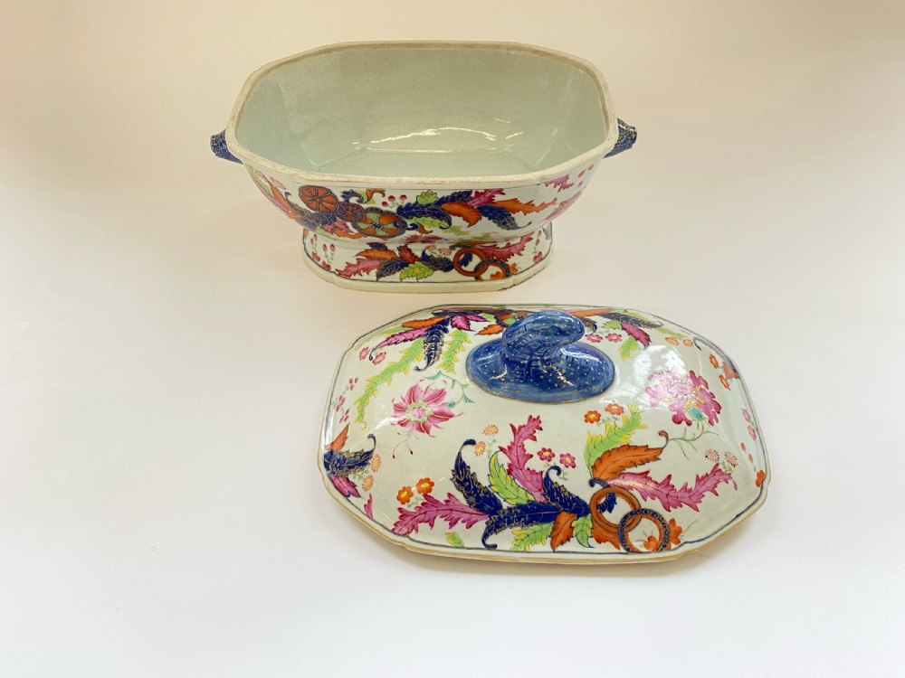 Chinese Tobacco Leaf Pattern Soup Tureen 1740-60 View IV