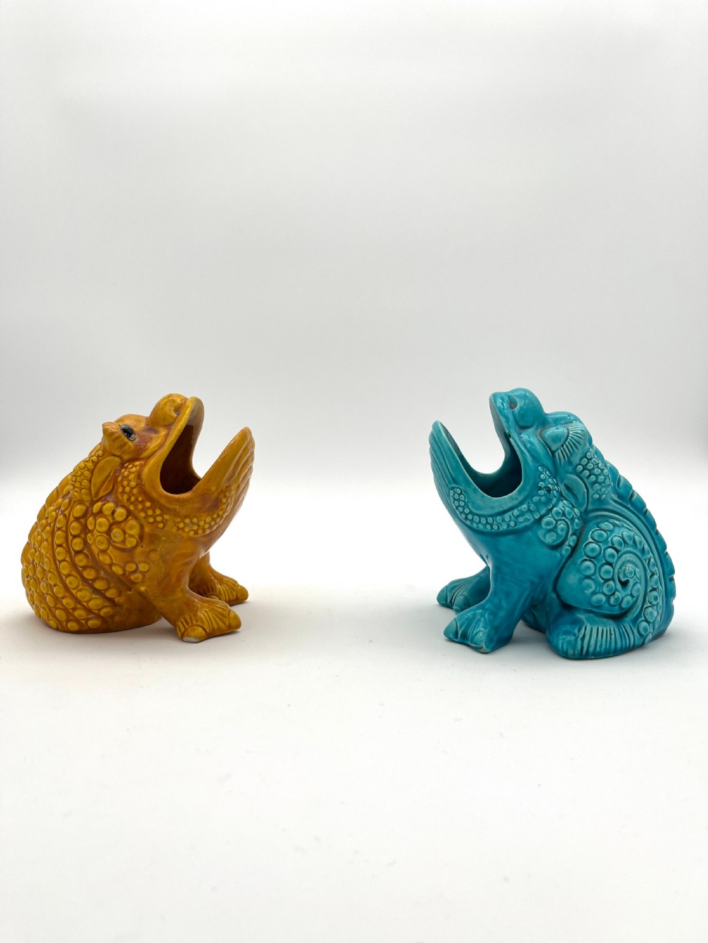 A Turquoise Burmantofts Toad spoonwarmer 1870-80 View VII