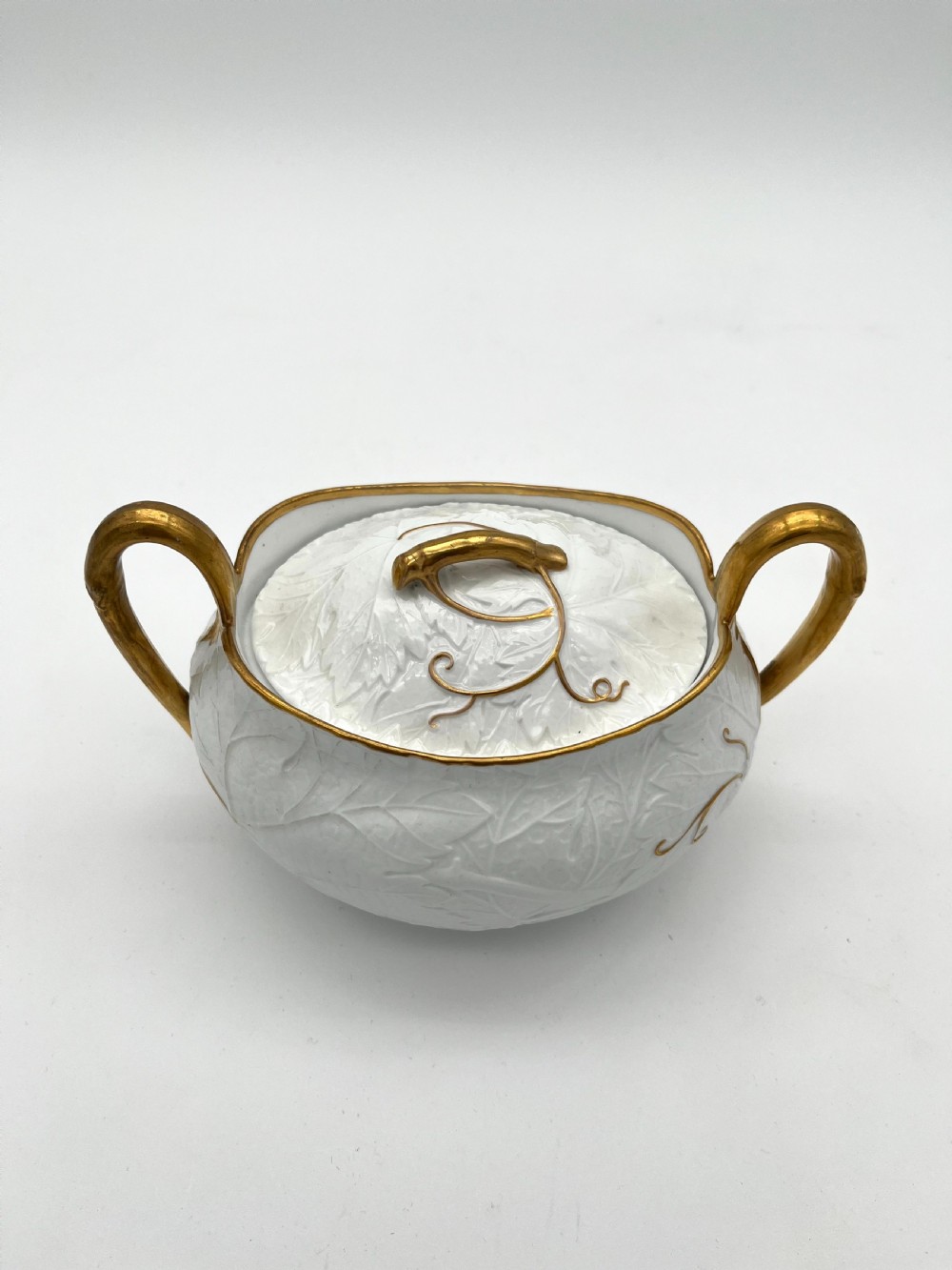 A rare Red Mark Wedgwood Sucrier 1815-1820 View II