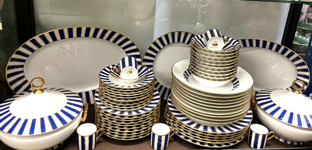 A sensational Richard Ginori Dinner service designed by Claudio La Viola 1990 View II