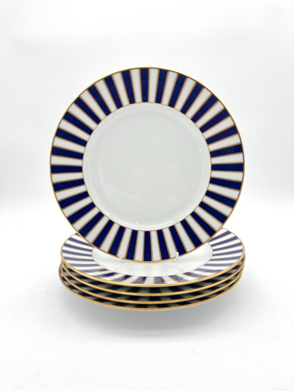 A sensational Richard Ginori Dinner service designed by Claudio La Viola 1990 View IV