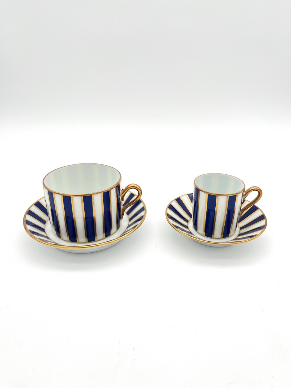 A sensational Richard Ginori Dinner service designed by Claudio La Viola 1990 View XI