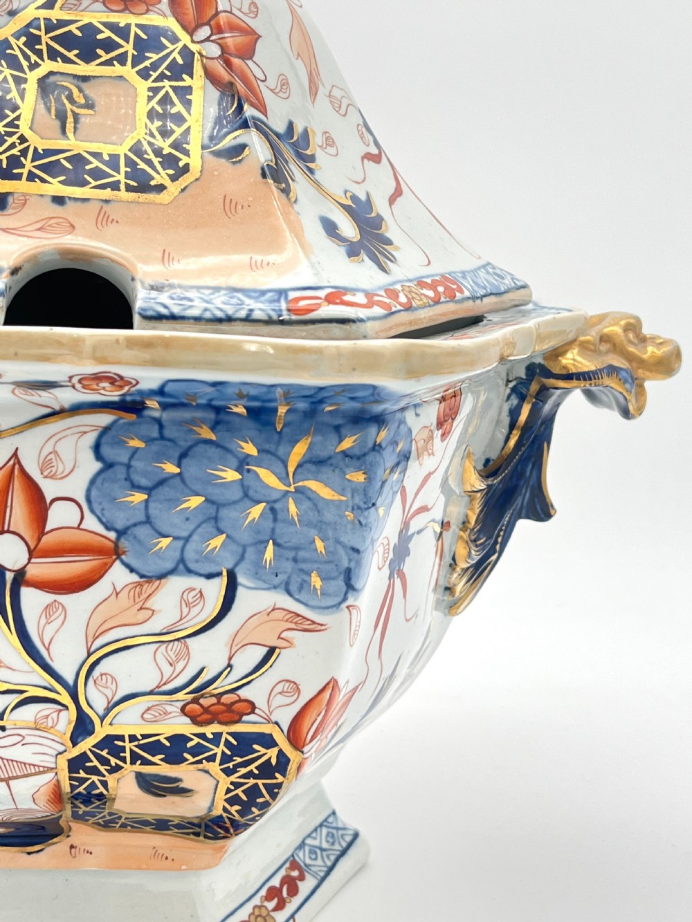 Mason’s Ironstone Dinner Service in Japan Fence Pattern 1820 View IV