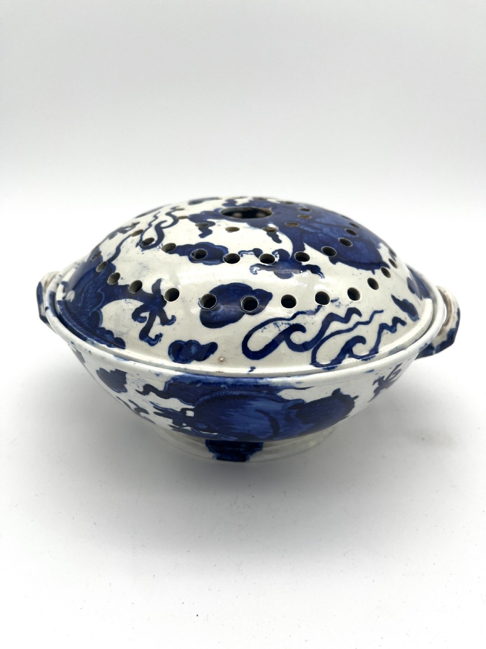 Spode Blue & White Sponge Bowl with Dragon Pattern. Early 19th Century
