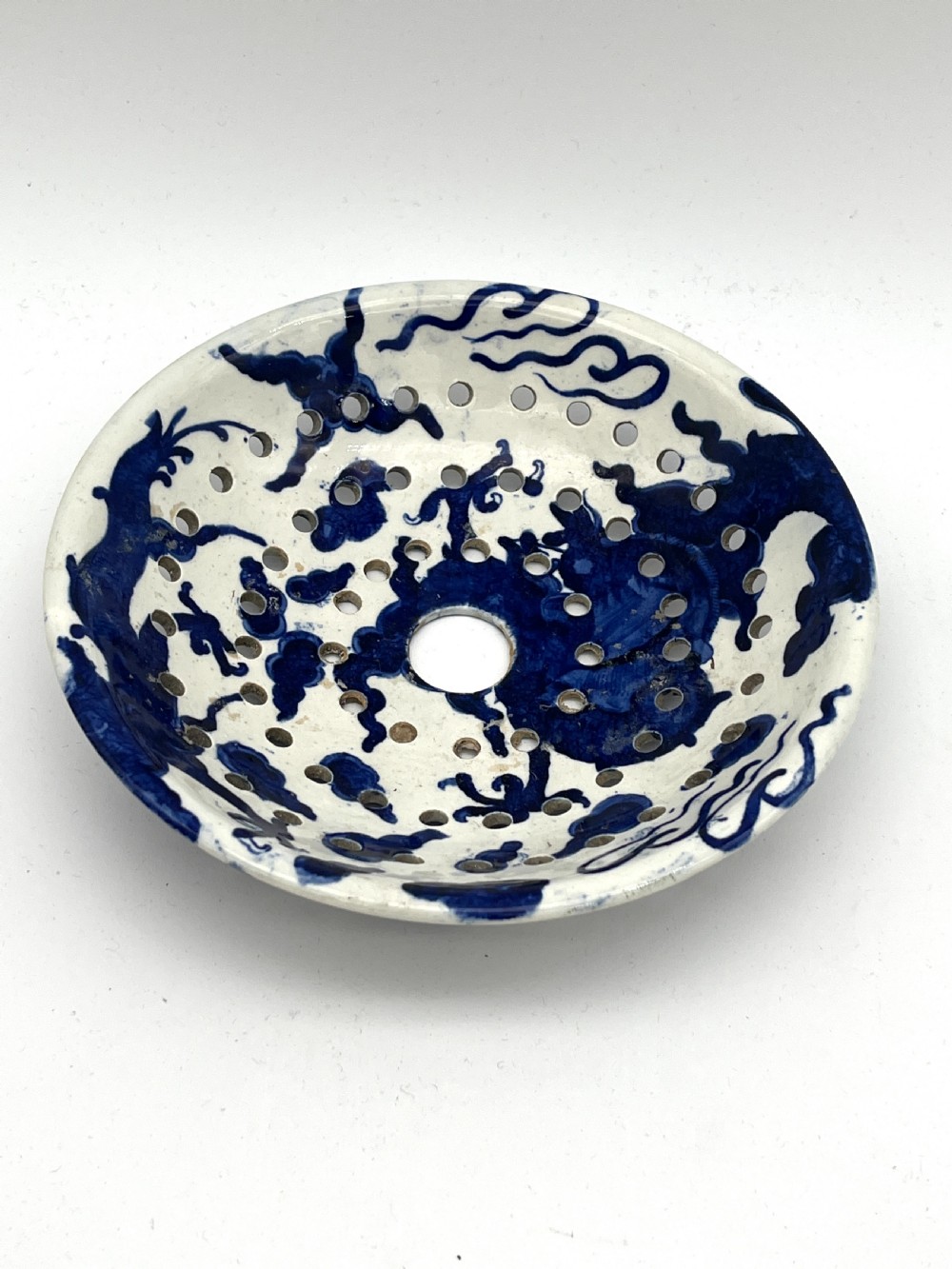 Spode Blue & White Sponge Bowl with Dragon Pattern. Early 19th Century View IV