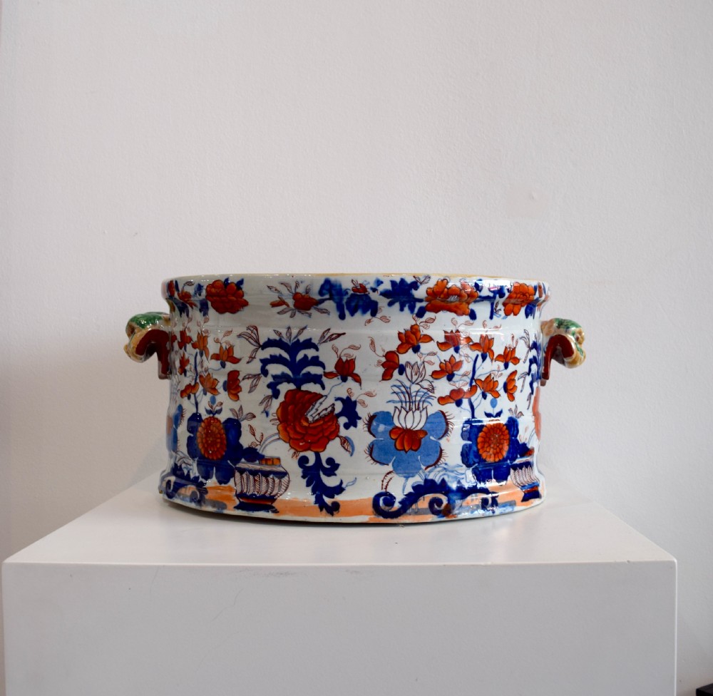 A Mason's Ironstone Child's Footbath decorated in a Japanese Pattern, circa 1813-20