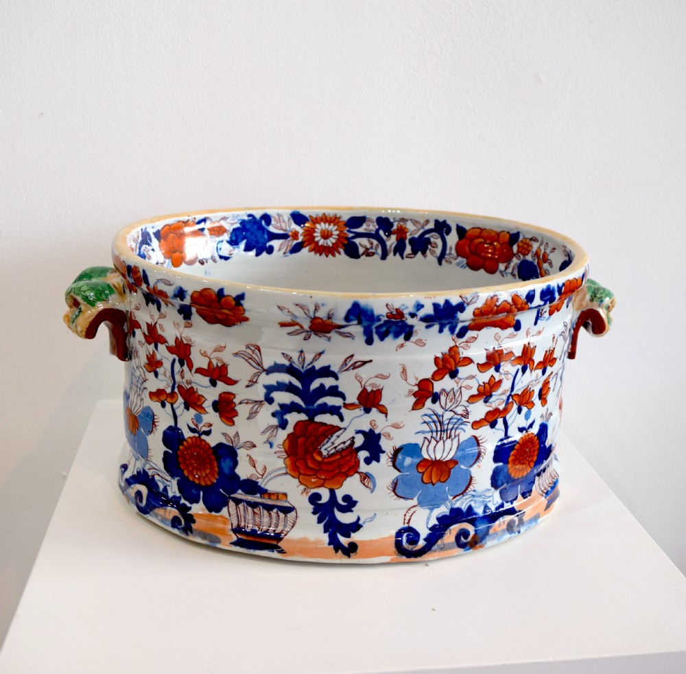 A Mason's Ironstone Child's Footbath decorated in a Japanese Pattern, circa 1813-20 View II