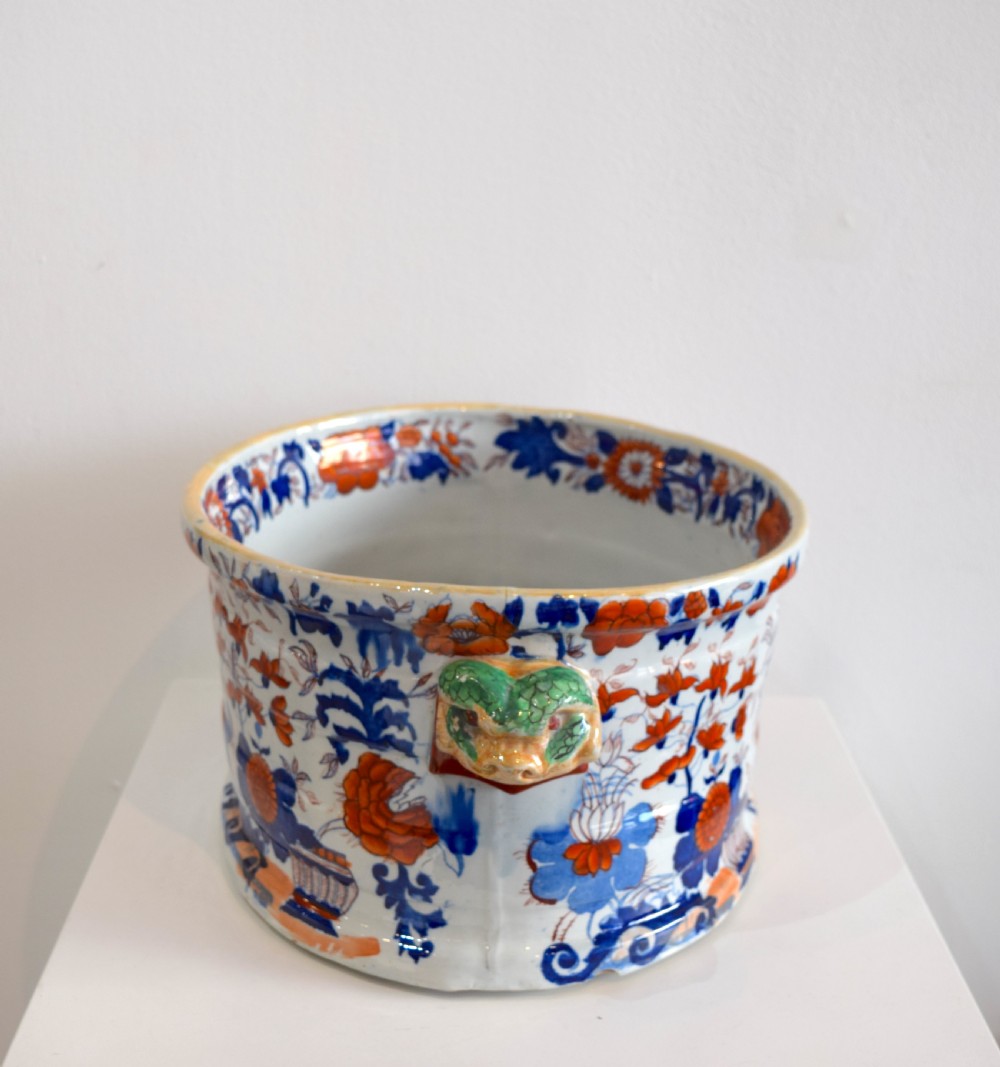 A Mason's Ironstone Child's Footbath decorated in a Japanese Pattern, circa 1813-20 View V