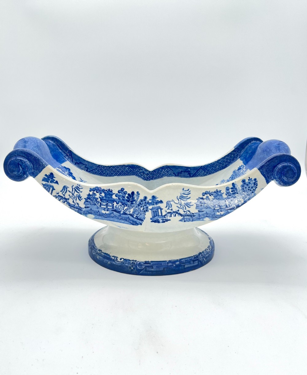 1845-50 Blue and white Stilton Cheese cradle in Willow Pattern