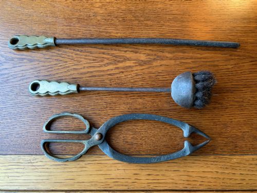 THE BIRMINGHAM GUILD ART DECO FIRESIDE COMPANION SET OF A CHILD LAMB CIRCA 1930 - ADDITIONAL PHOTO 16