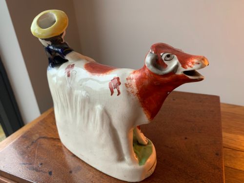 ANTIQUE STAFFORDSHIRE POTTERY COW AND MILKMAID FIGURE CREAMER JUG 19TH CENTURY - ADDITIONAL PHOTO 5