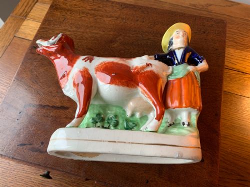ANTIQUE STAFFORDSHIRE POTTERY COW AND MILKMAID FIGURE CREAMER JUG 19TH CENTURY - ADDITIONAL PHOTO 7