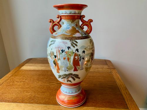 Striking Japanese Kutani Vase - Meiji Period - 19th/20th Century