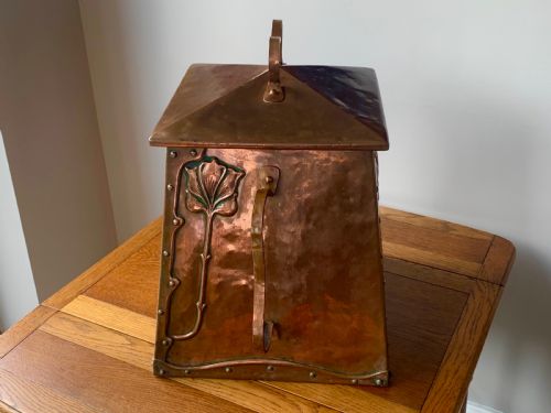 ARTS AND CRAFTS COPPER COAL BOX BY BENHAM AND FROUD - ADDITIONAL PHOTO 13