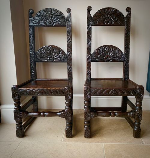 PAIR OF EARLY 17TH CENTURY DERBYSHIRE CHAIRS IN OAK - ADDITIONAL PHOTO 10