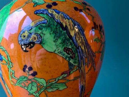 CARLTON WARE 'PARROTS' BEST WARE PAIR OF BALUSTER VASES - ADDITIONAL PHOTO 4