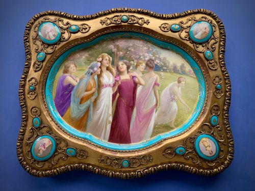LARGE VIENNA STYLE PORCELAIN TRAY IN GILDED FRAME WITH PORCELAIN MEDALLIONS PAINTED BY JOHNER 19TH CENTURY - ADDITIONAL PHOTO 9