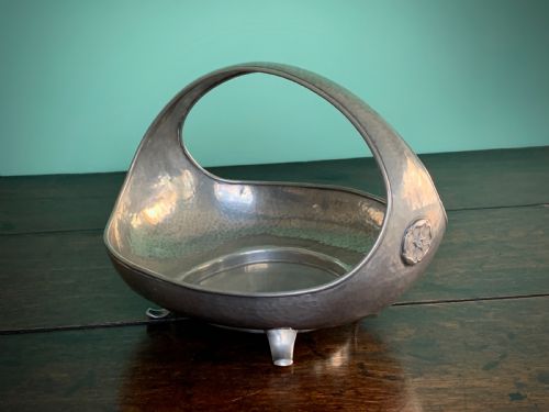 ARTS AND CRAFTS WARRIC PEWTER BOWL WITH TUDOR ROSE DECORATION - ADDITIONAL PHOTO 10