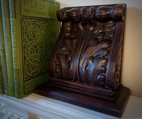 PAIR OF ENGLISH OAK BOOKENDS IN THE CLASSICAL STYLE - ADDITIONAL PHOTO 8