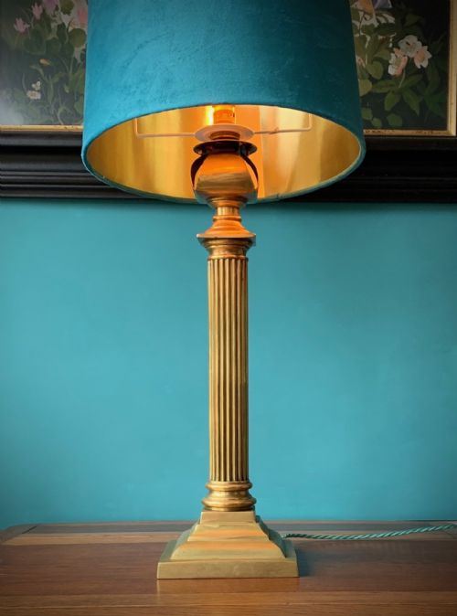 EDWARDIAN BRASS COLUMN TABLE LAMP - ADDITIONAL PHOTO 1