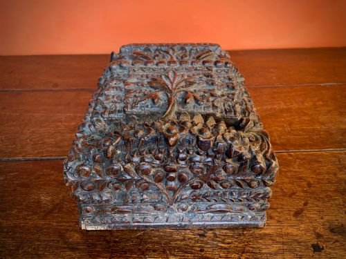 19TH CENTURY INDIAN CARVED TEAK ARCHITECTURAL CORBEL - ADDITIONAL PHOTO 3
