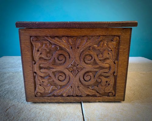 19TH CENTURY CARVED ENGLISH OAK BIBLE BOX - ADDITIONAL PHOTO 8