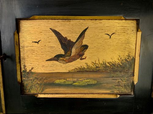 AESTHETIC MOVEMENT EBONISED WALL CABINET WITH GILDED PANELS PAINTED WITH BIRDS - ADDITIONAL PHOTO 5