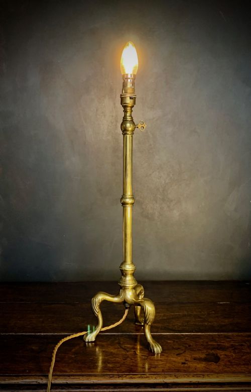 VICTORIAN EXTENDING BRASS LIBRARY TABLE LAMP - ADDITIONAL PHOTO 1