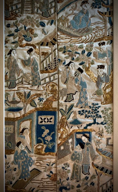 CHINESE SILK EMBROIDERED KIMONO PANELS 19TH CENTURY - ADDITIONAL PHOTO 1