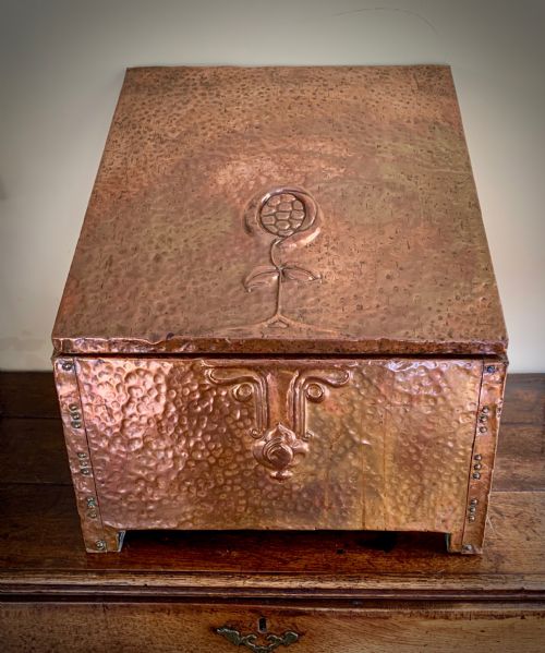 SUPERB ARTS AND CRAFTS COPPER LOG BOX - ADDITIONAL PHOTO 1