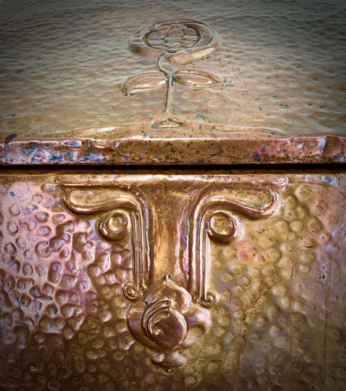 SUPERB ARTS AND CRAFTS COPPER LOG BOX - ADDITIONAL PHOTO 3