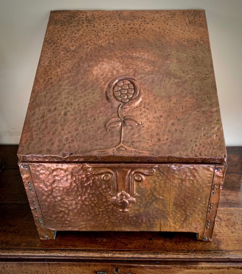 SUPERB ARTS AND CRAFTS COPPER LOG BOX - ADDITIONAL PHOTO 12
