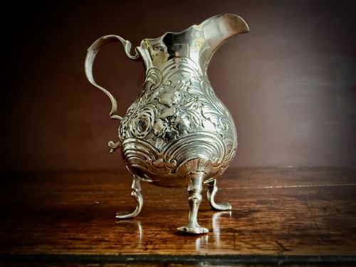 GEORGE II STIRLING SILVER THREE FOOTED CREAM JUG BY GEORGE CAMPAR OF LONDON 1755 - ADDITIONAL PHOTO 1